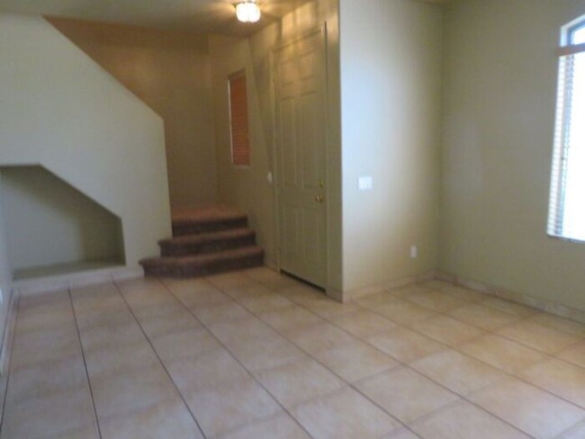 Building Photo - Beautiful 3 Bedroom 2.5 Bath in Las Sendas