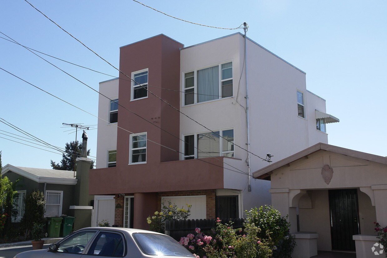 Foto del edificio - 888 Warfield Ave