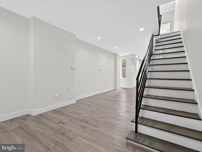 Building Photo - 3020 Euclid Ave