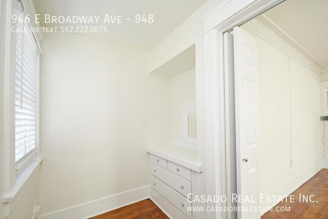 Foto del edificio - 946 E Broadway