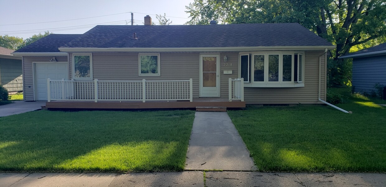 2218 9 1/2 St N, Fargo, ND 58102 House Rental in Fargo, ND
