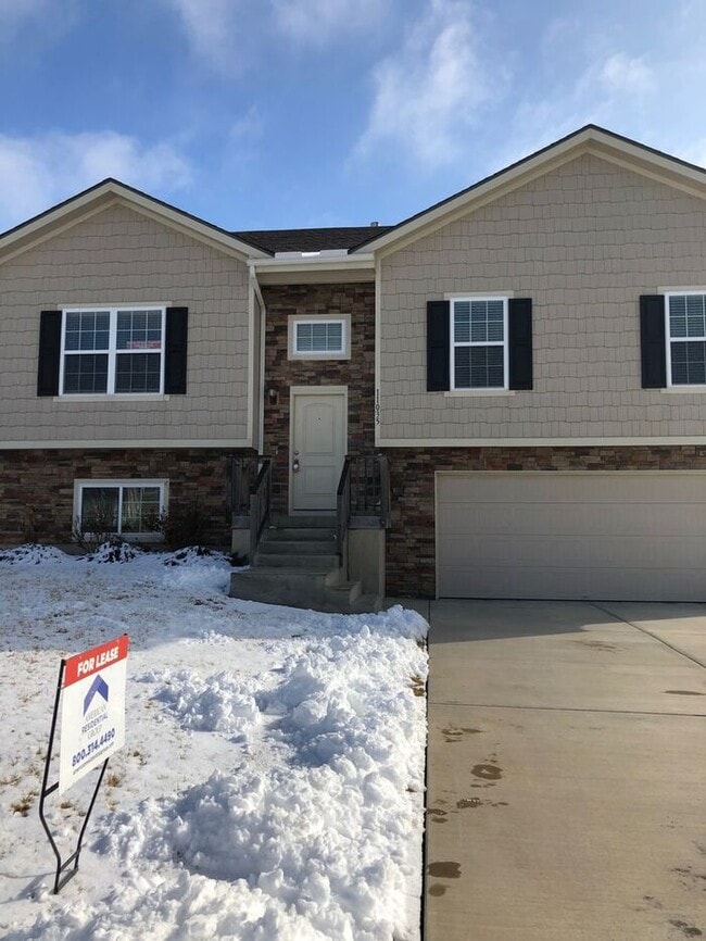 Building Photo - Three Bedroom | Two Bath Home in Bristol Park