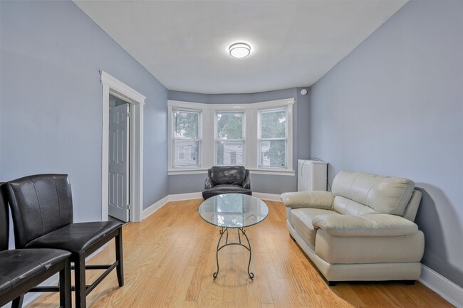 Building Photo - 26 Montrose Terrace