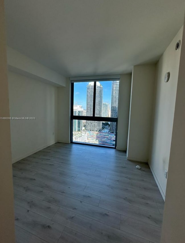Building Photo - Spacious 2-bedroom, 2-bath residence at Millecento in the heart of Mary Brickell Village.