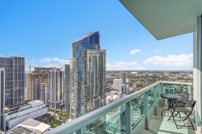 Building Photo - 900 Biscayne Blvd