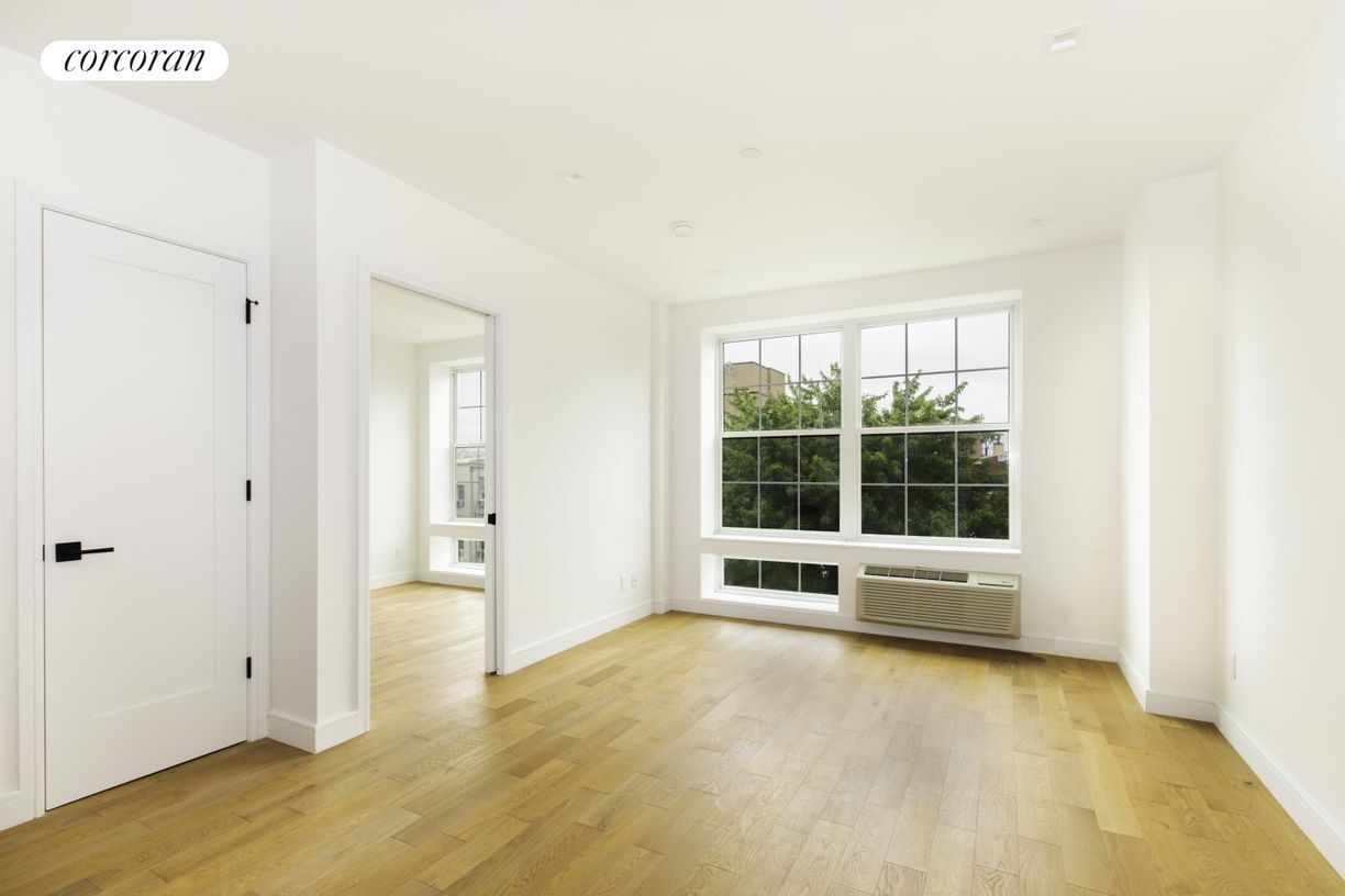Foto principal - 1229 Putnam Ave