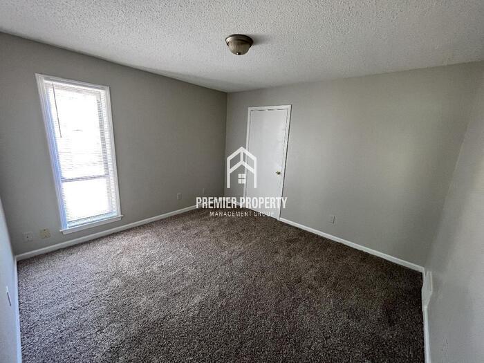 Building Photo - 3525 Chevron Cove