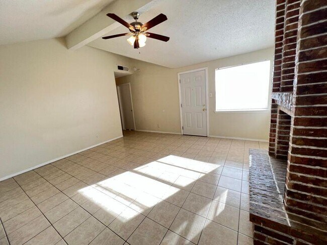 Building Photo - 11812 Tracy Austin Ln