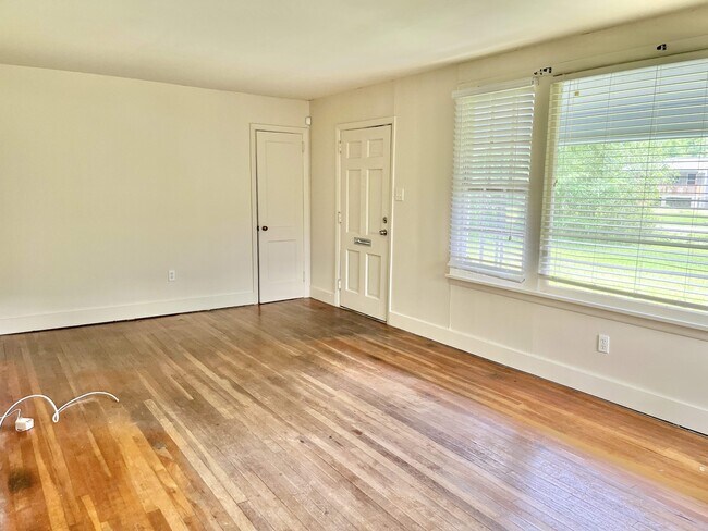 Foto del edificio - 10363 White Oak Dr
