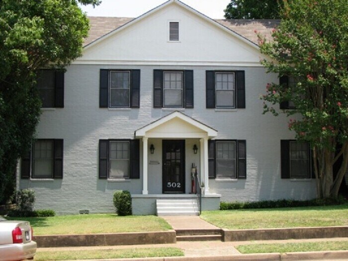 Primary Photo - 502 S Fannin Ave