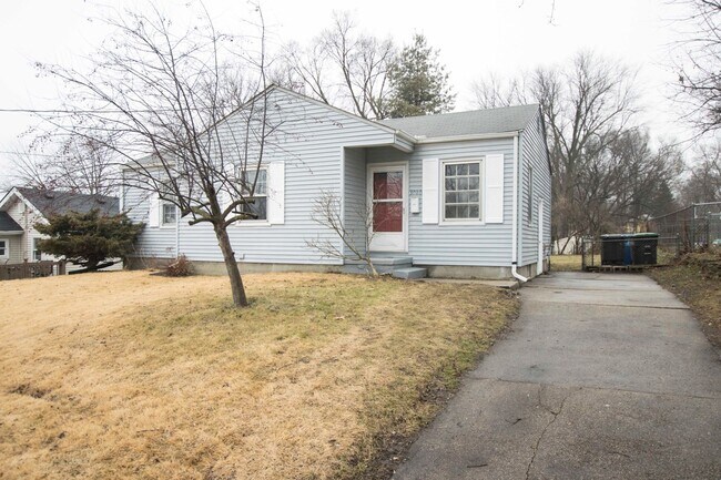 Building Photo - Cozy 3 bedroom 1 bath home - East Side
