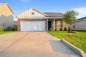 Building Photo - 15638 Del Norte Dr