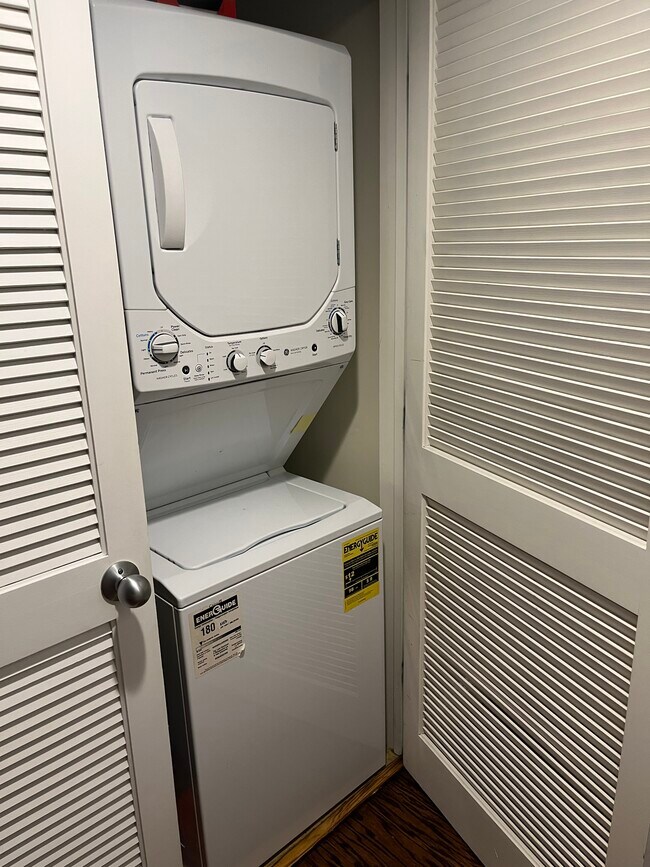 In-unit washer/dryer - 11 Whipple Ave