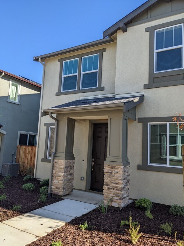 Foto principal - 458 Hearth Way