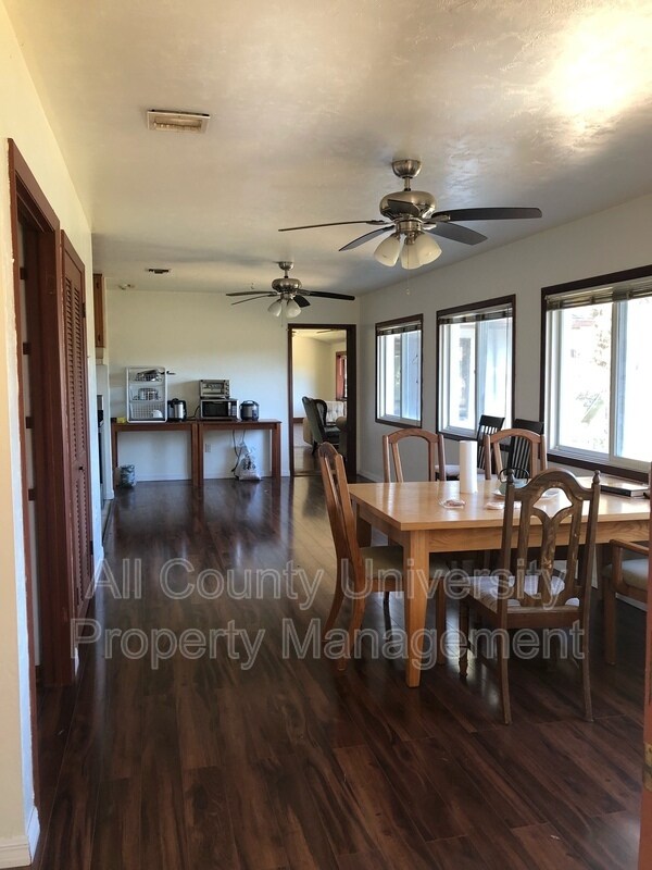 Foto del edificio - 23707 SE Hawthorne Rd