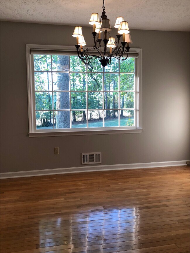 Foto del edificio - 1041 Bradham Dr