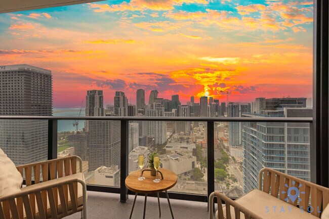Foto del edificio - 601 NE 1st Ave
