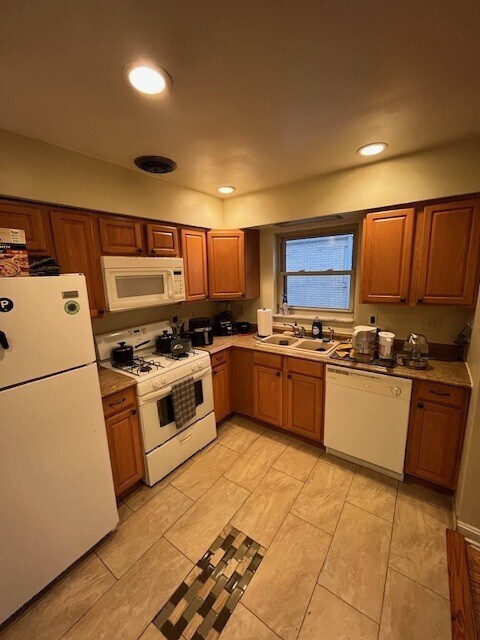 Building Photo - 17 Unger Ln
