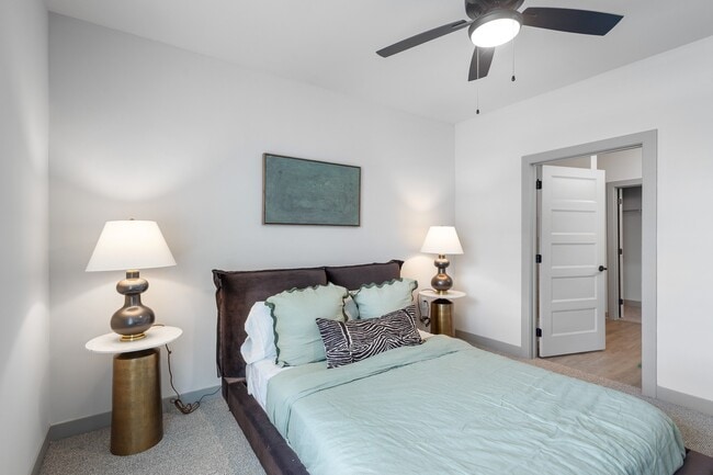 Foto del edificio - The Warren Apartments