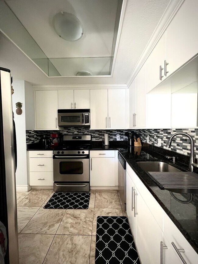 Foto del edificio - Meridian Furnished 1 Bd | 1 Ba Luxury Condo