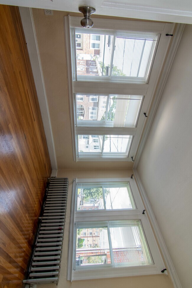 Building Photo - 86 Colborne Rd