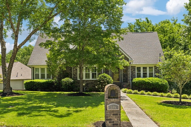Building Photo - 316 McCoin Dr