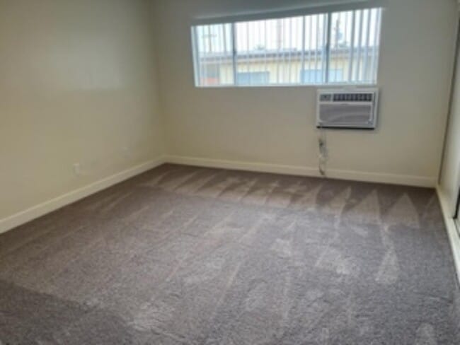 Interior Photo - 7929 Stewart & Gray Rd