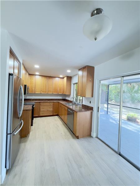 Building Photo - 25356 Pinson Dr
