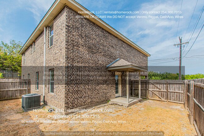 Foto del edificio - 3 Bedroom 2.5 Bath Available SOON!