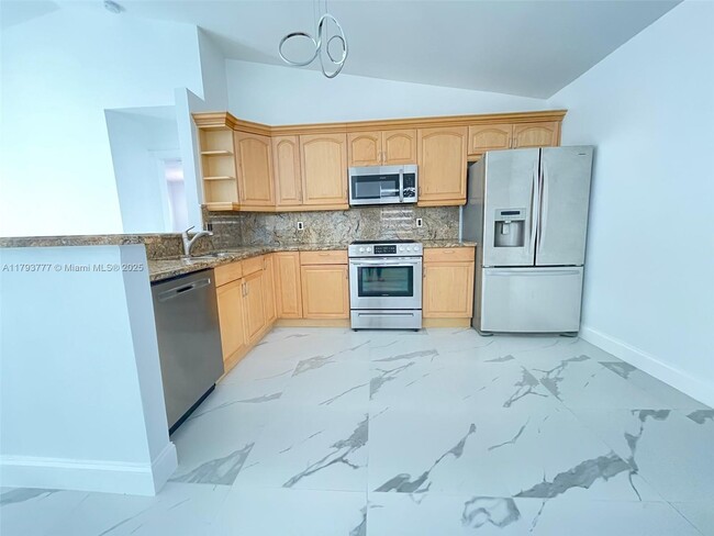 Foto del edificio - 211 E Riverbend Dr