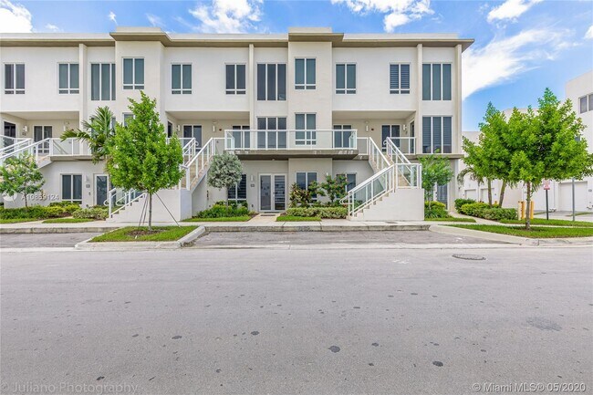 Building Photo - 6415 NW 102nd Path