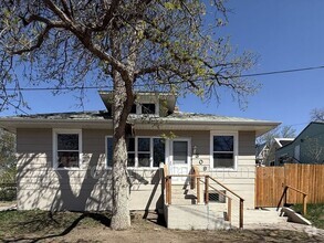 Building Photo - 309 10th St N