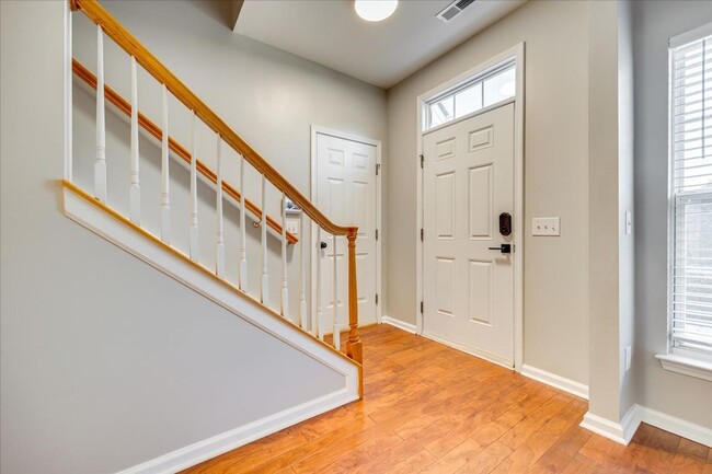 Foto del edificio - Fabulous 3 bedroom 2.5 bath townhome in Au...