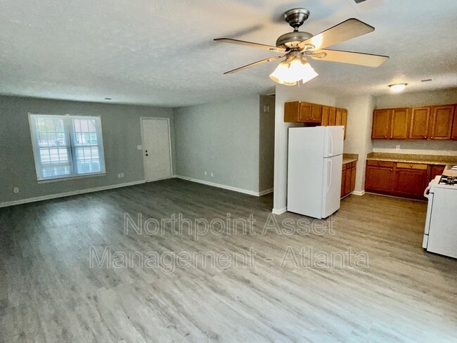 Building Photo - 3202 Lancer Dr