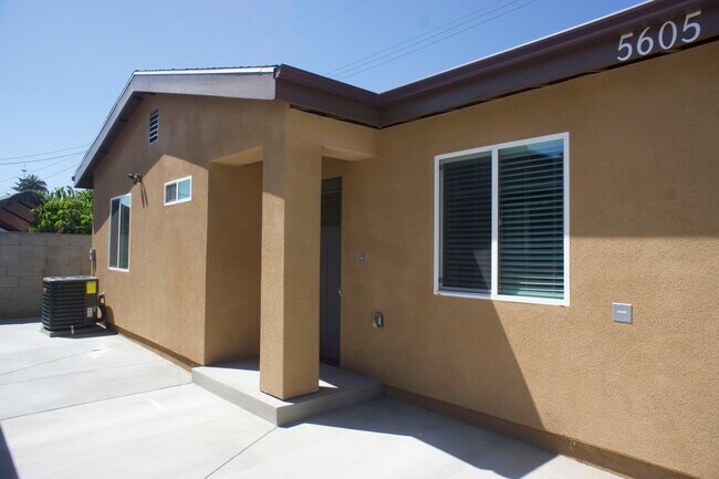 Building Photo - 5607 Blackwelder St