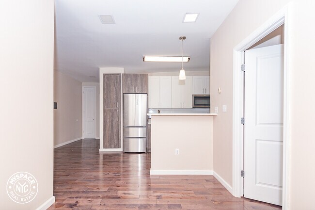 Foto del edificio - 377 Montgomery St