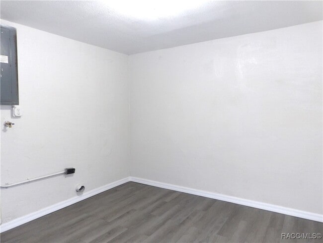 Building Photo - 30 N Osceola St