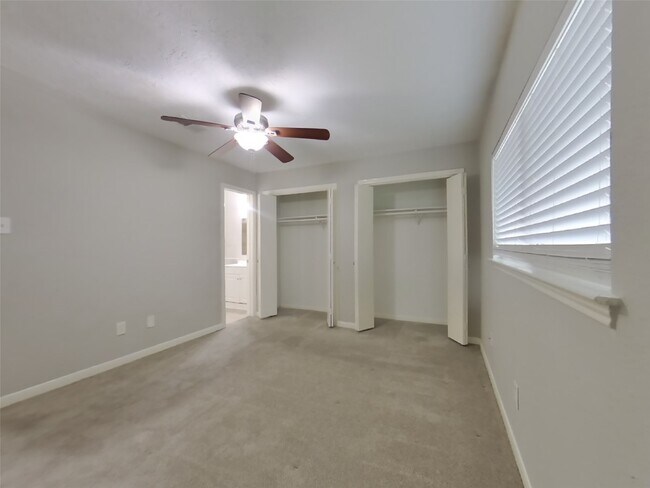 Foto del edificio - 14202 Clear Forest Dr
