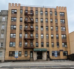 Building Photo - 4960 Broadway