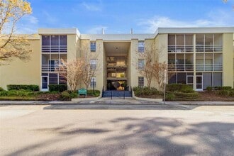 Building Photo - 2302 S Manhattan Ave