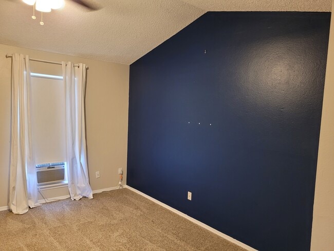 Building Photo - 1228 S Idalia St