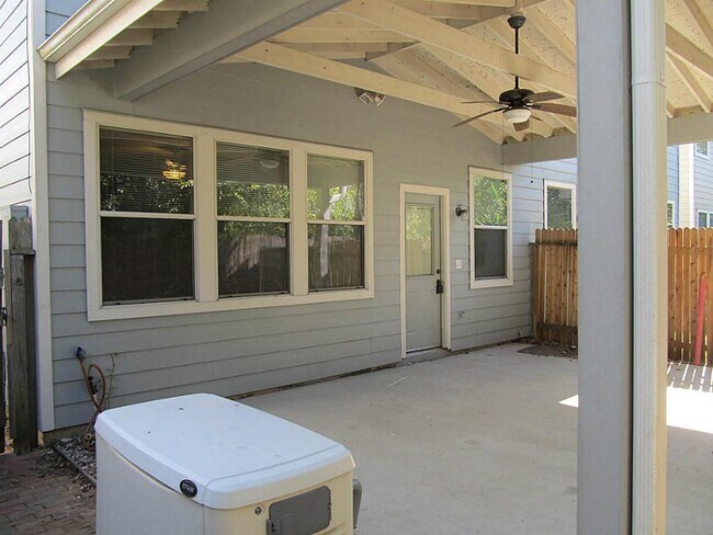 Building Photo - 2946 Loganberry Park Ln