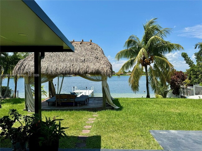 Foto del edificio - Southwest 46th Street, Miami, FL 33175 - 4 BR 2 BA house