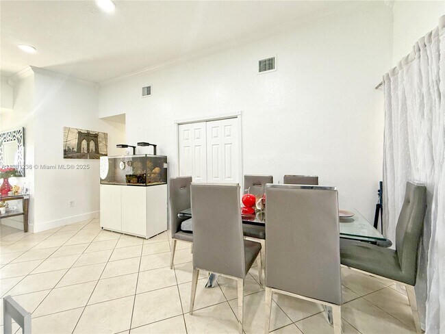 Foto del edificio - 18331 SW 135th Ave