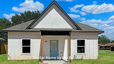 Building Photo - 2103 SW Douglas Ave