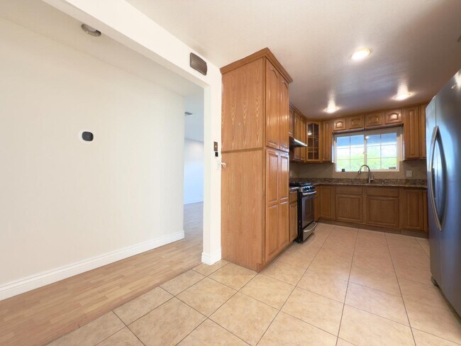 Building Photo - 1397 Adrian Way