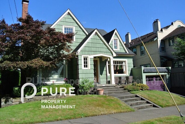 Foto del edificio - 2716 NE 27th Ave