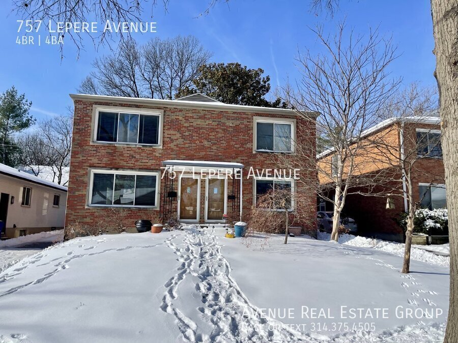 Primary Photo - Charming 2-Bed, 2-Bath 1st-Floor Unit with...