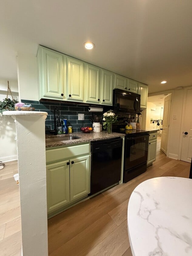 Photo - 5445 W Berks St.