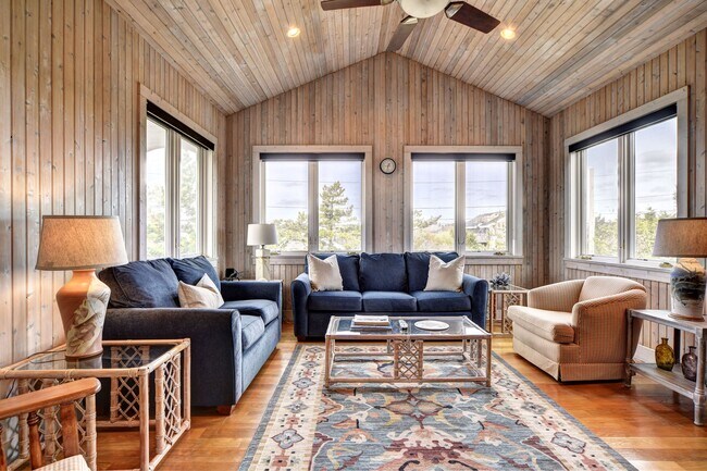 Foto del edificio - 155 Marine Blvd